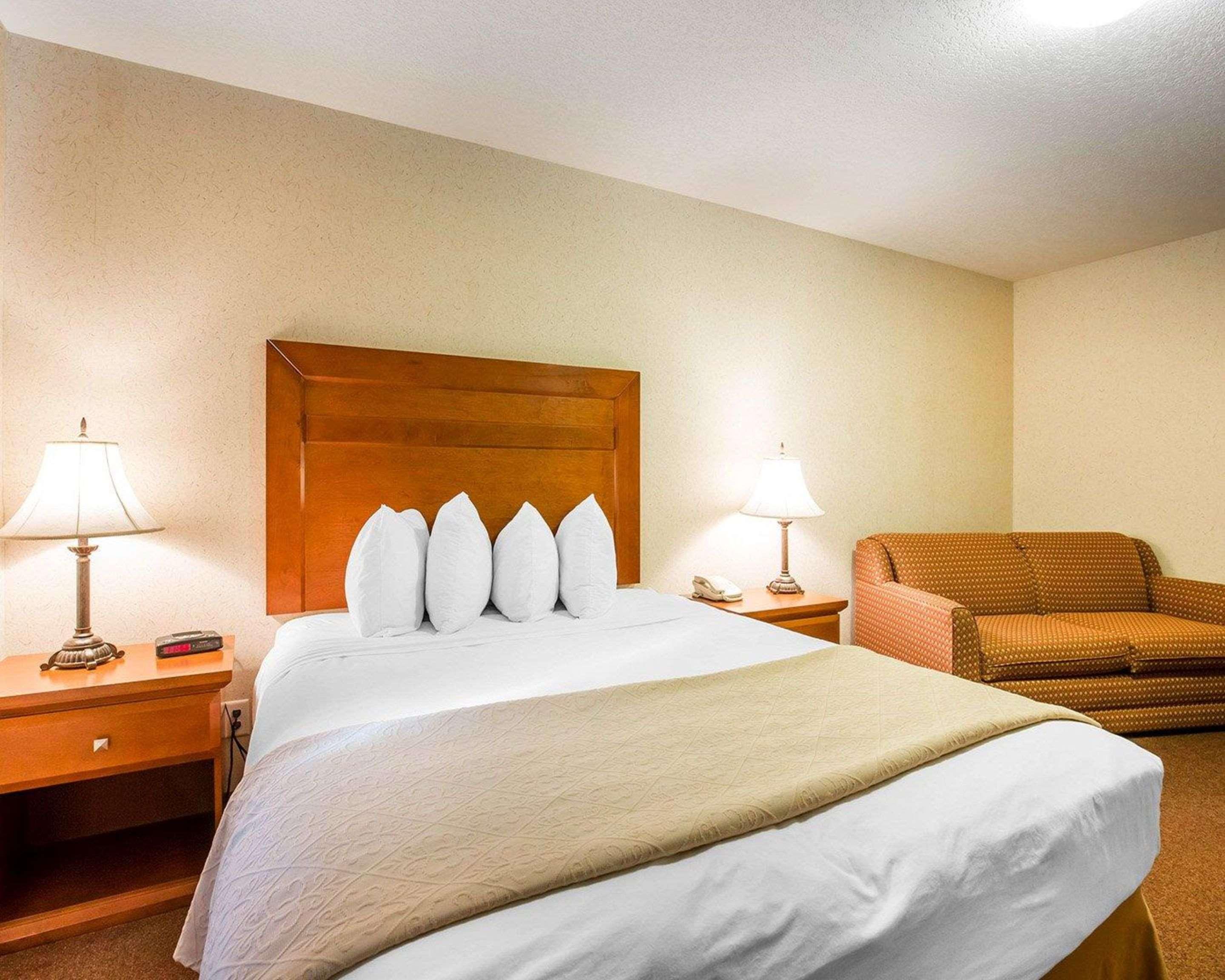 Quality Inn&Suites Lethbridge Extérieur photo