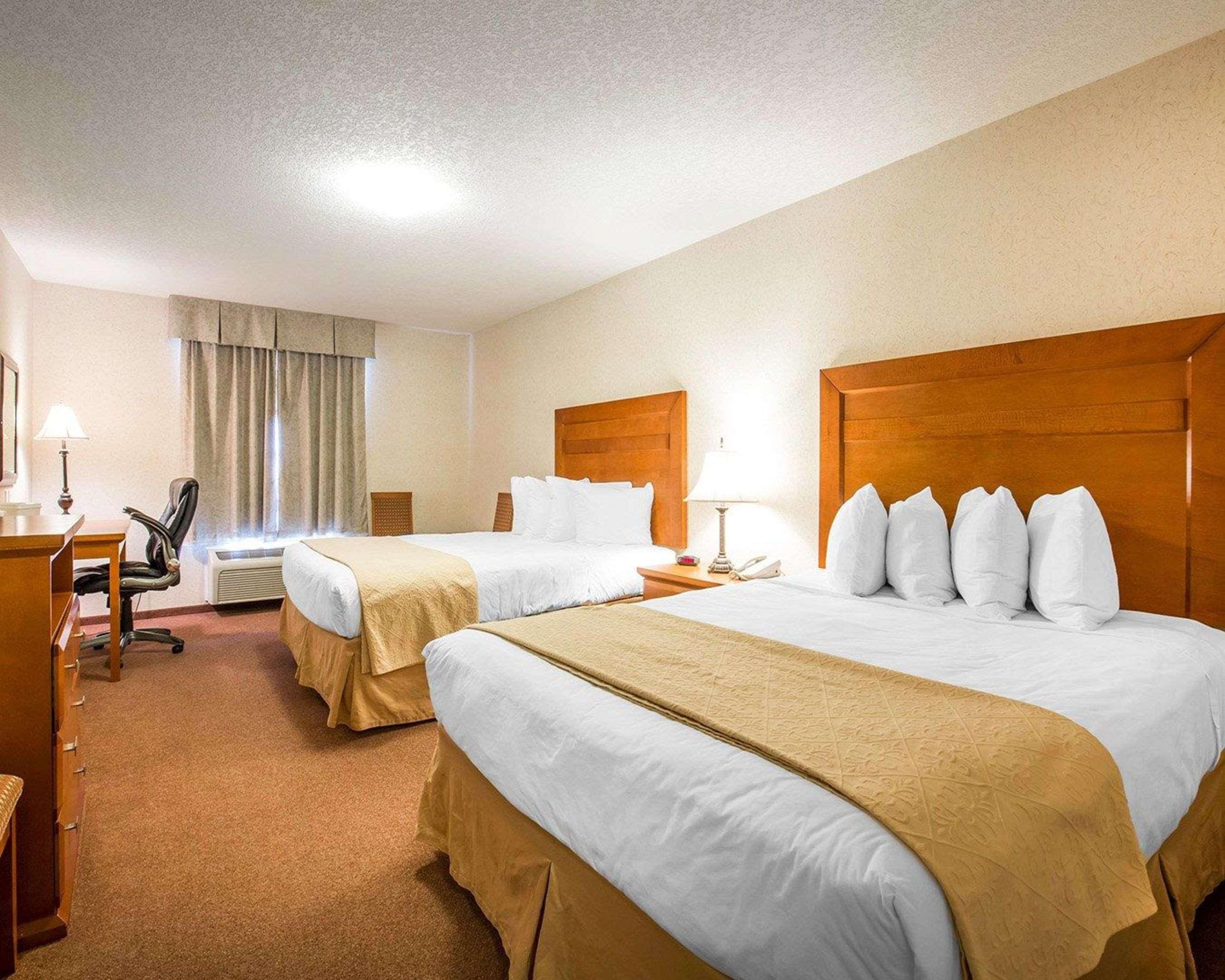 Quality Inn&Suites Lethbridge Extérieur photo