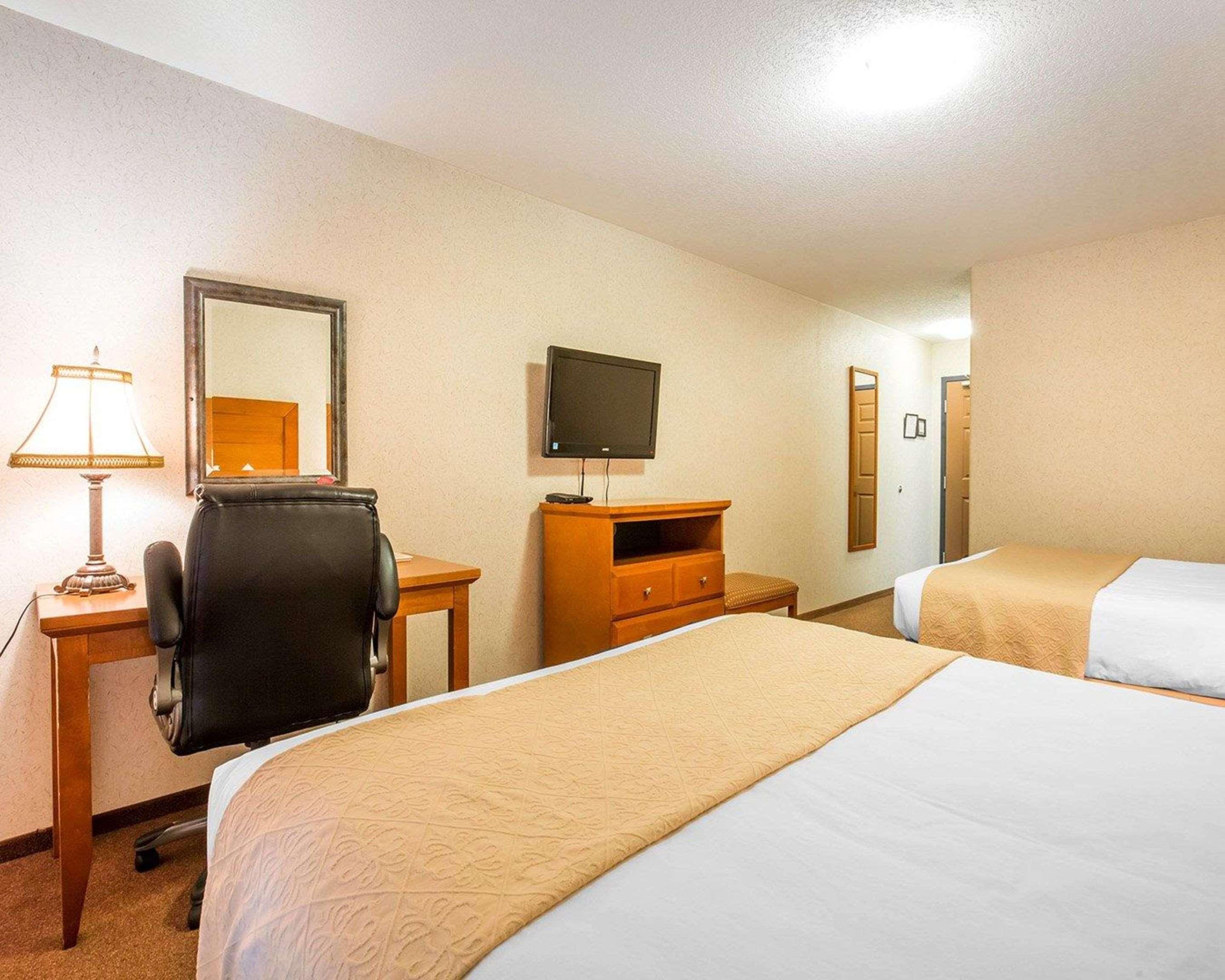 Quality Inn&Suites Lethbridge Extérieur photo