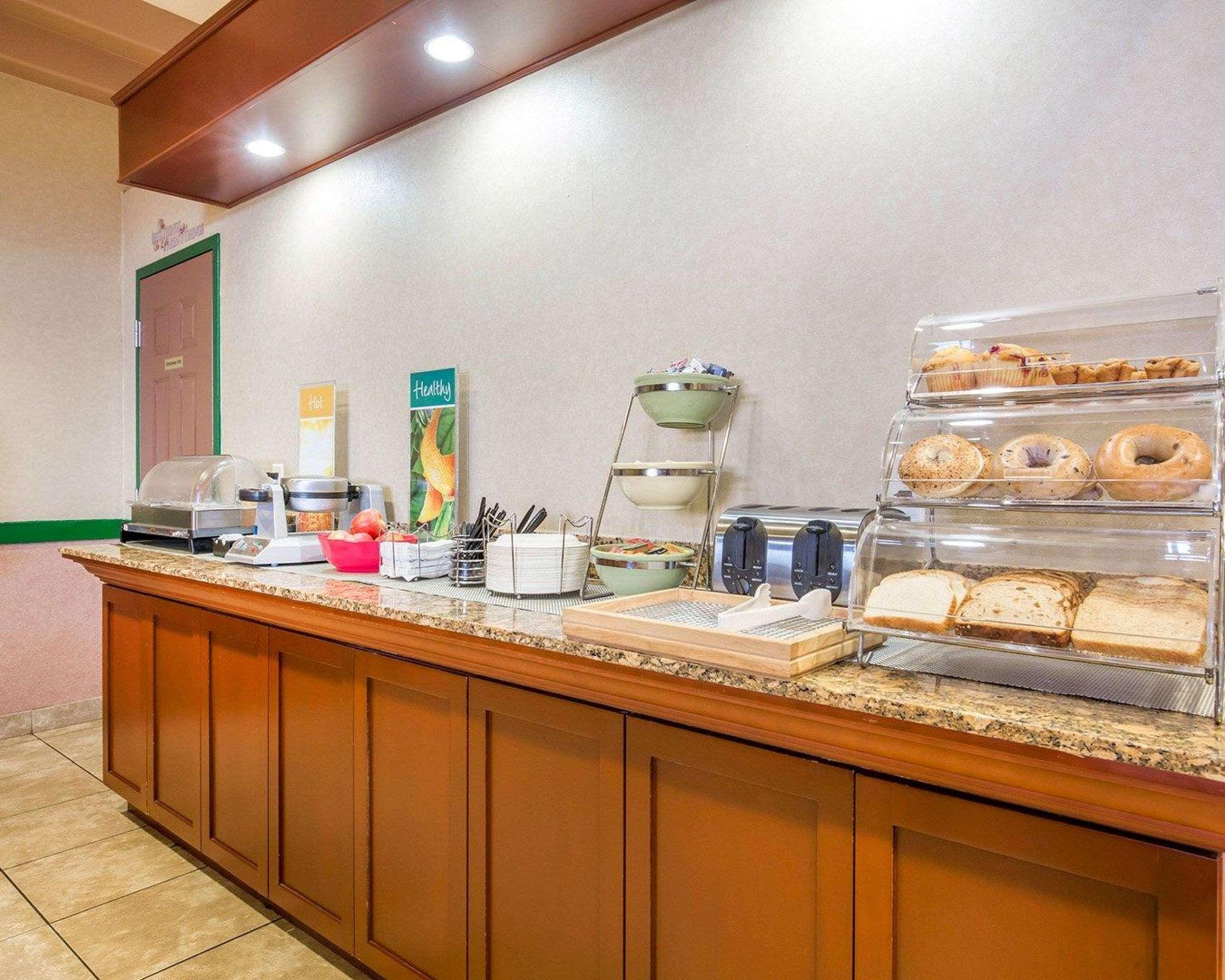Quality Inn&Suites Lethbridge Extérieur photo