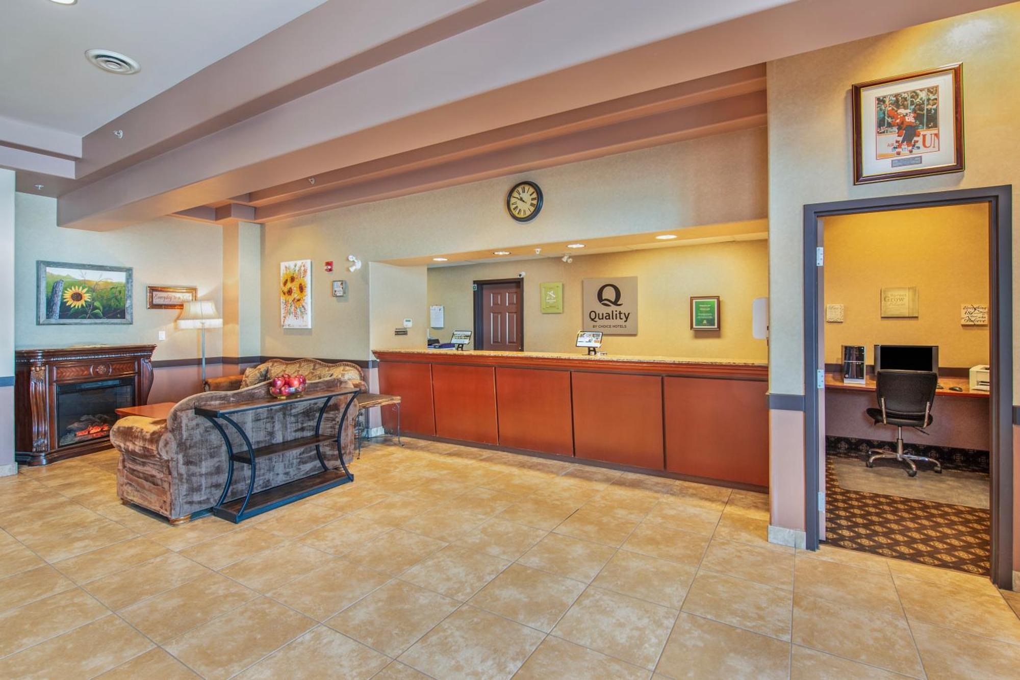 Quality Inn&Suites Lethbridge Extérieur photo