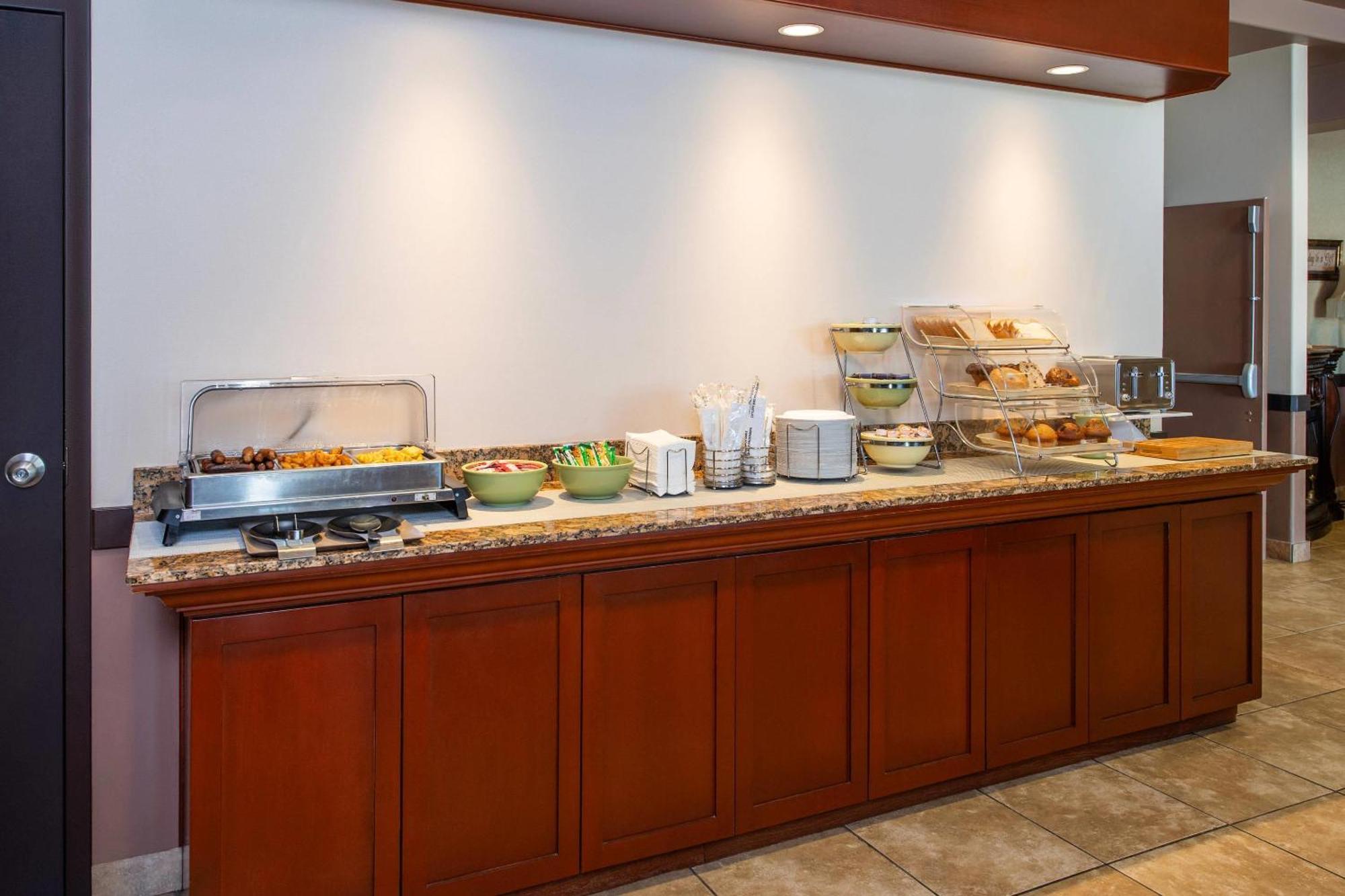Quality Inn&Suites Lethbridge Extérieur photo