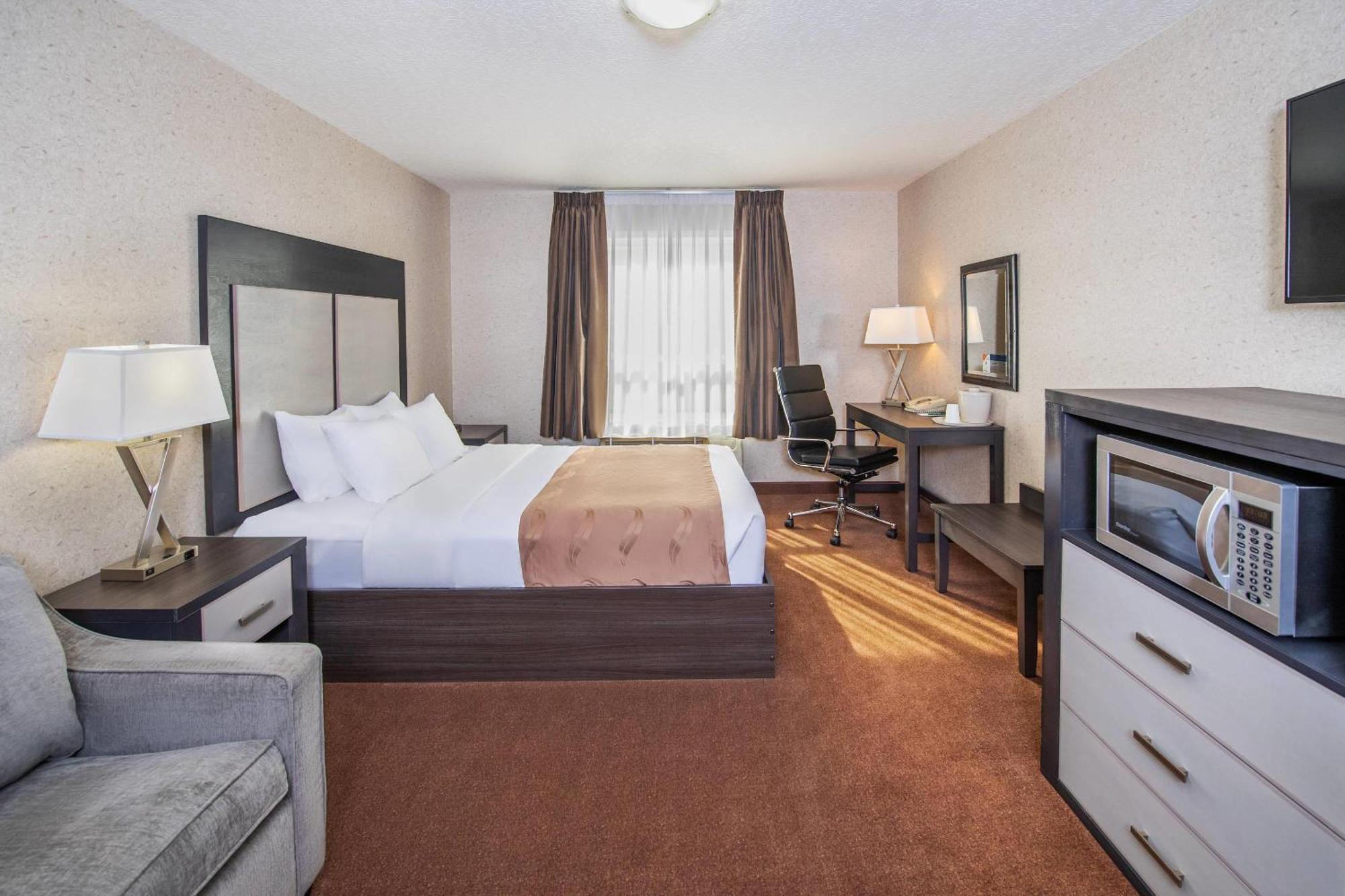 Quality Inn&Suites Lethbridge Extérieur photo
