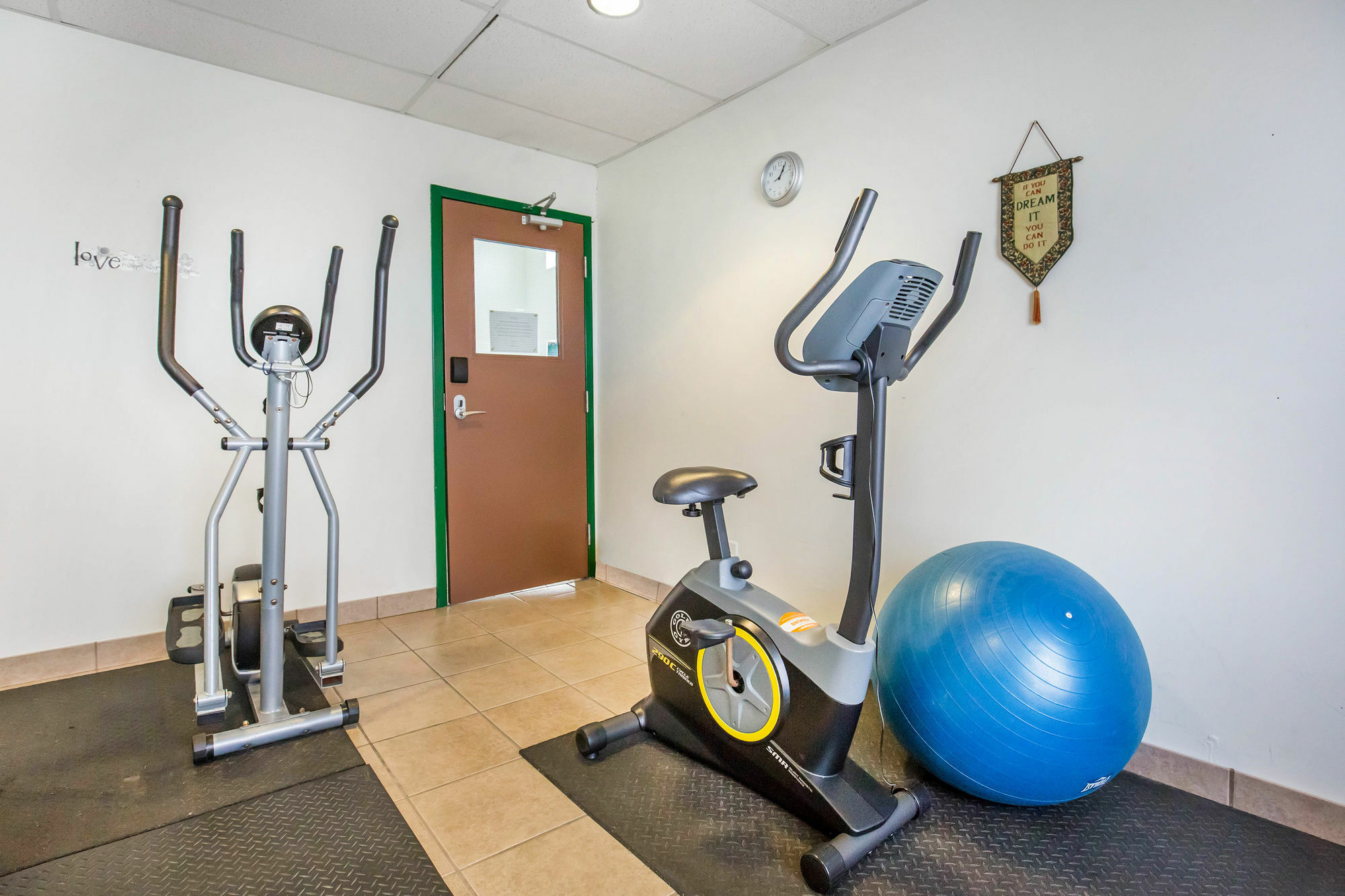 Quality Inn&Suites Lethbridge Extérieur photo